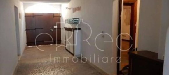 3 bedrooms Apartment in Mantua, Italy No. 346780 4