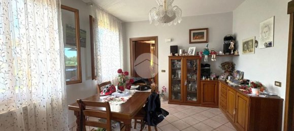 3 Schlafzimmer Wohnung in Santa Maria di Sala, Italy, Nr. 334885 6