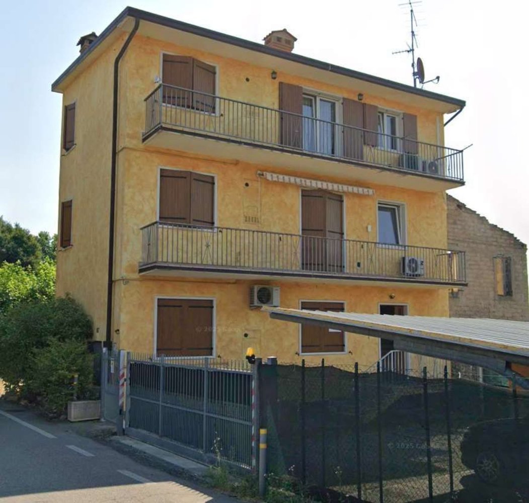 4 rooms Apartment in Verona, Italy No. 309165