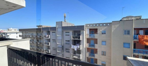 Квартира с 4 комнатами в Мольфетта, Италия № 23498 4