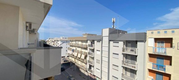 Квартира с 4 комнатами в Мольфетта, Италия № 23498 30