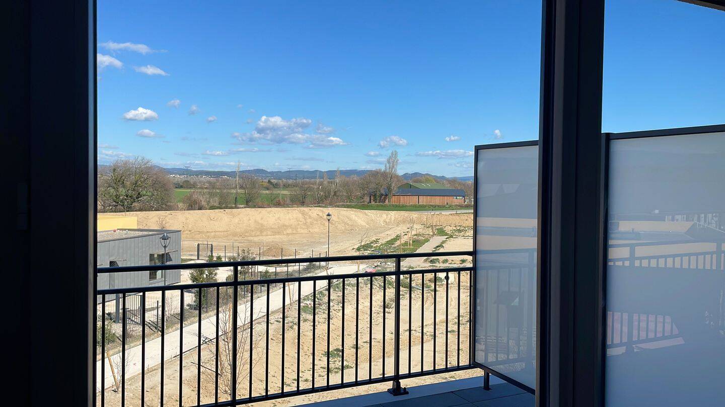 2غرفة شقة في Le Puy-Sainte-Reparade, France رقم 330548