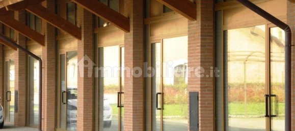 4-salle Propriété commerciale à Piacenza, Italy No. 207513 2