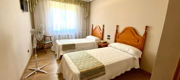 Propriété commerciale à San Cristobal de Entrevinas, Spain 2200m² No. 141094 45