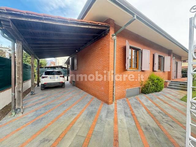 5 bedrooms Villa in Forte dei Marmi, Italy No. 130125