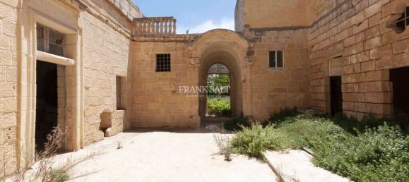 4 غرف نوم فندق في Zabbar, Malta رقم 2114 11