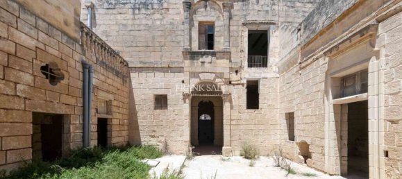 4 غرف نوم فندق في Zabbar, Malta رقم 2114 2