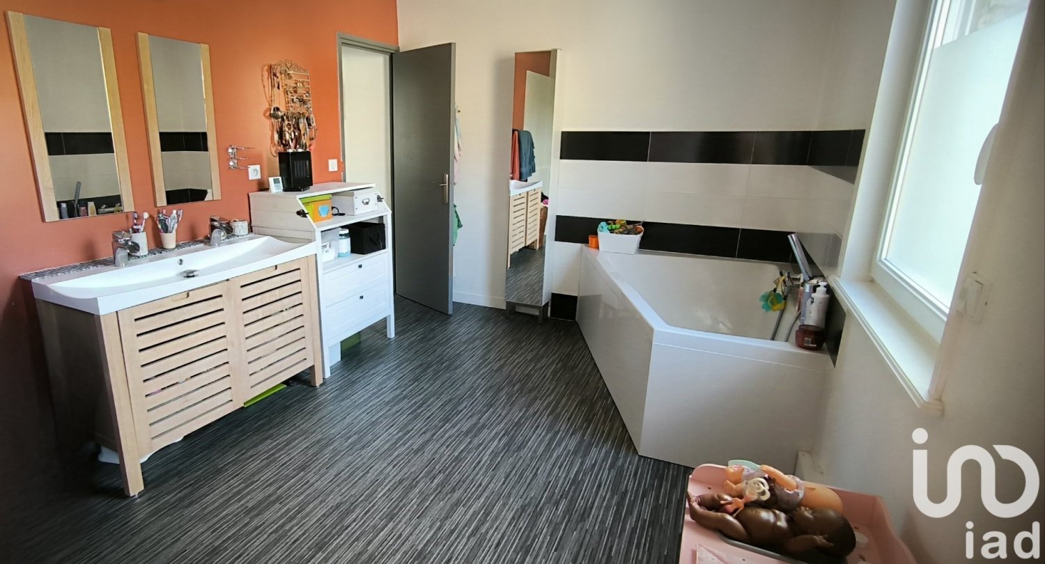 4 rooms House in Valenciennes, France No. 232896