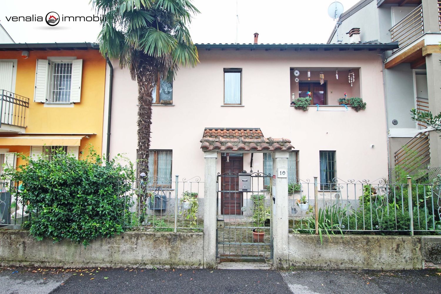 3 Schlafzimmer Haus in Lacchiarella, Italy, Nr. 358014