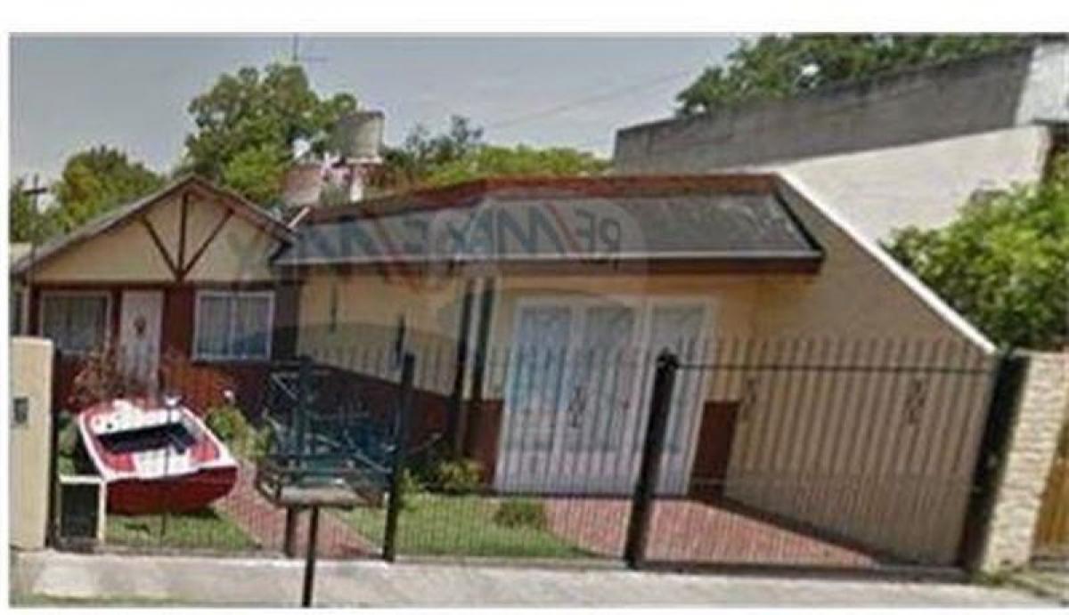 2 bedrooms House in Moron, Argentina No. 5034