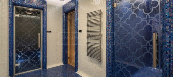 5 bedrooms Villa in Marbella, Spain No. 111148 17