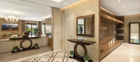 5 bedrooms Villa in Marbella, Spain No. 111148 7