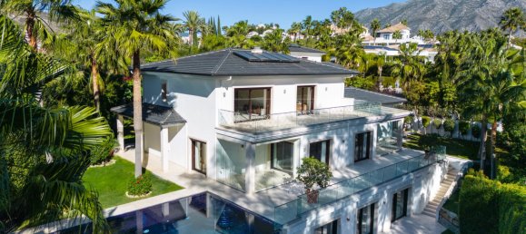 5 bedrooms Villa in Marbella, Spain No. 111148 26