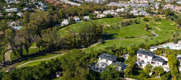 5 bedrooms Villa in Marbella, Spain No. 111148 4