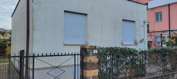 3 rooms House in Cisterna di Latina, Italy No. 176426 10