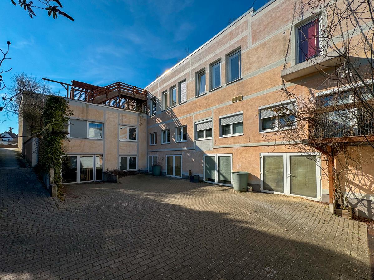 Edificio de 35 habitaciónes en Hildesheim, Germany No. 39687