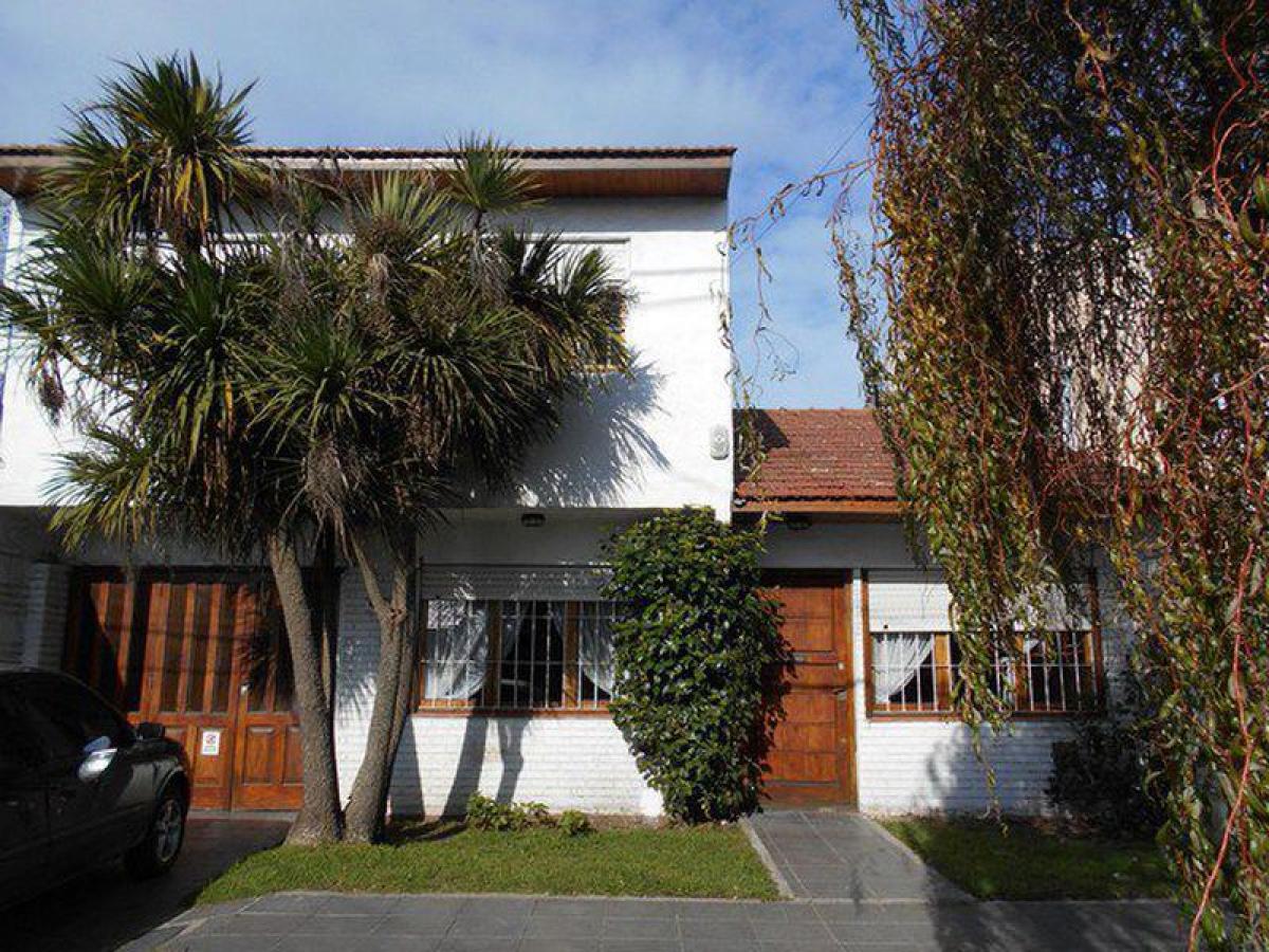 3 bedrooms House in Mar del Plata, Argentina No. 82568