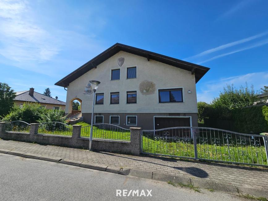 Дом с 5 комнатами в Нойдорф им Вайнфиртель, Австрия № 206875