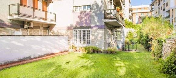 Квартира с 4 комнатами в Рим, Италия № 33459 17