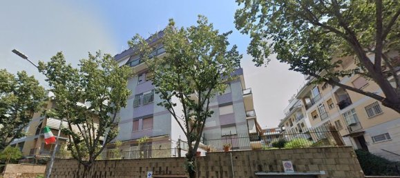 Квартира с 4 комнатами в Рим, Италия № 33459 4