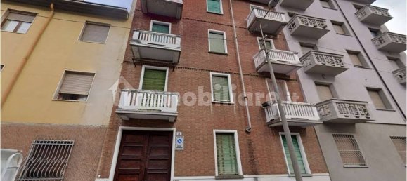 2 bedrooms Apartment in Turin, Italy No. 313220 2