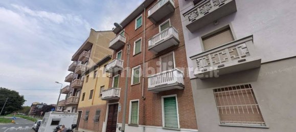 2 bedrooms Apartment in Turin, Italy No. 313220 3