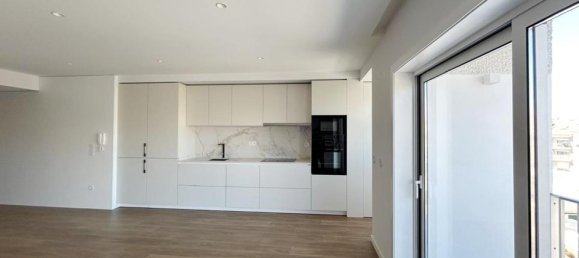 3 bedrooms Apartment in Aveiro, Portugal No. 211984 2