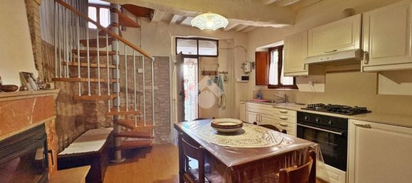 Casa de 3 habitaciónes en Gualdo Tadino, Italy No. 293048 4