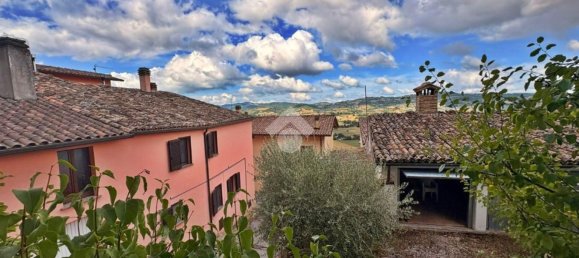 Casa de 3 habitaciónes en Gualdo Tadino, Italy No. 293048 17