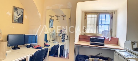 5-Zimmer Gewerbliche Immobilie in Naples, Italy, Nr. 105015 14