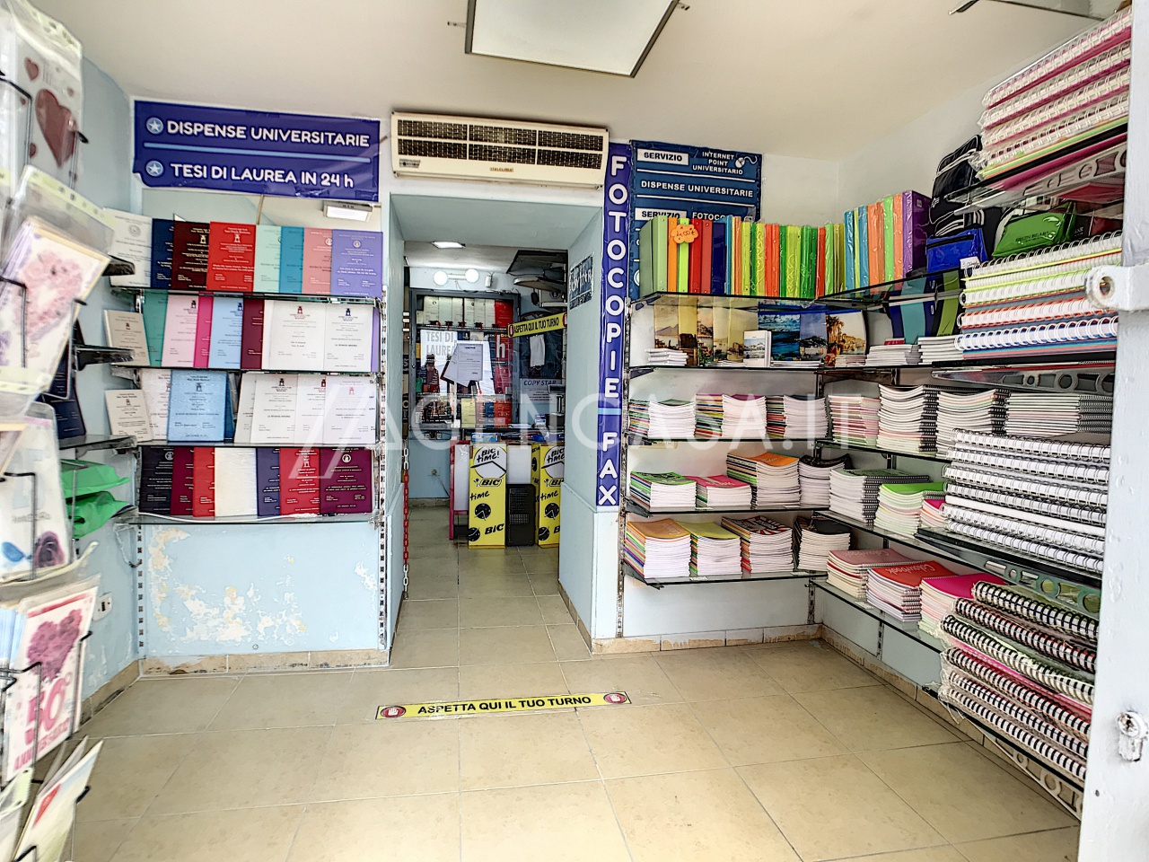 5-Zimmer Gewerbliche Immobilie in Naples, Italy, Nr. 105015