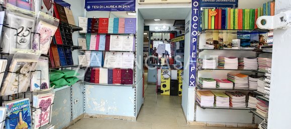 5-Zimmer Gewerbliche Immobilie in Naples, Italy, Nr. 105015 2