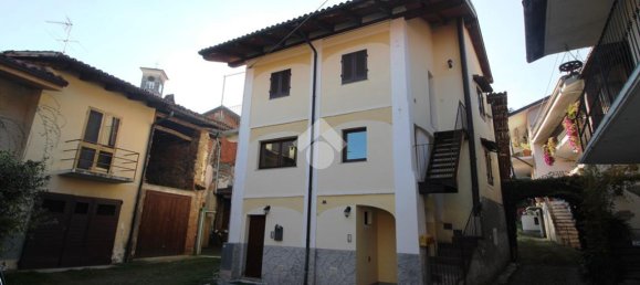 3 rooms Apartment in Parella, Italy No. 18094 18