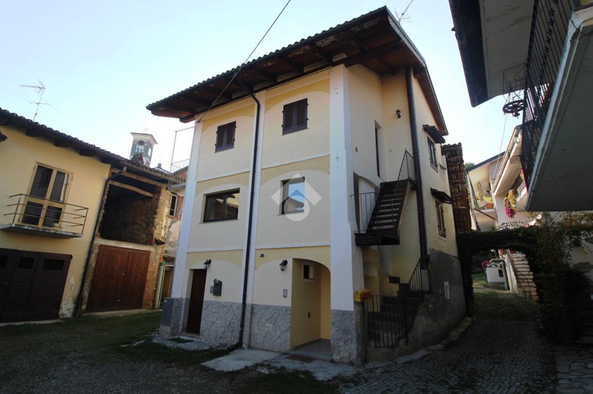 3 rooms Apartment in Parella, Italy No. 18094