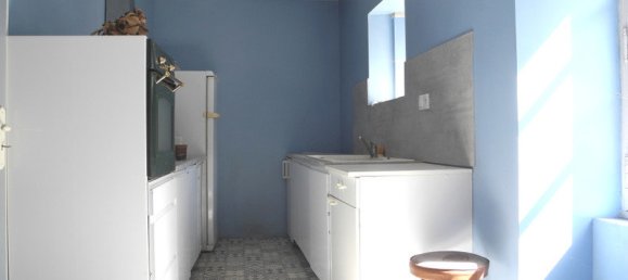 2 bedrooms House in Ciron, France No. 99288 3