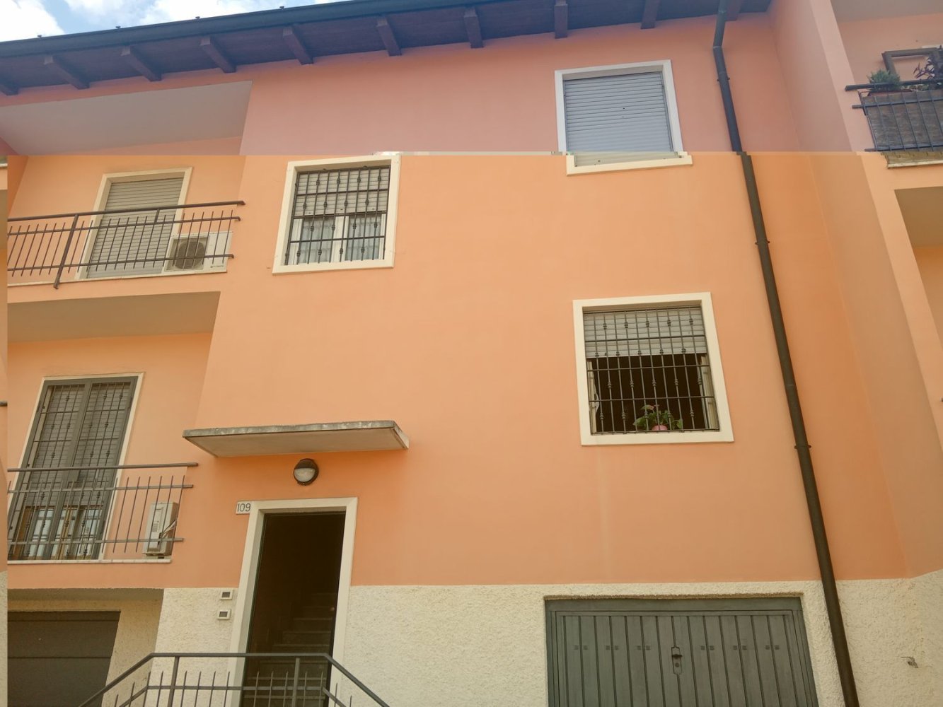 4 rooms Apartment in Brescia, Italy No. 300186