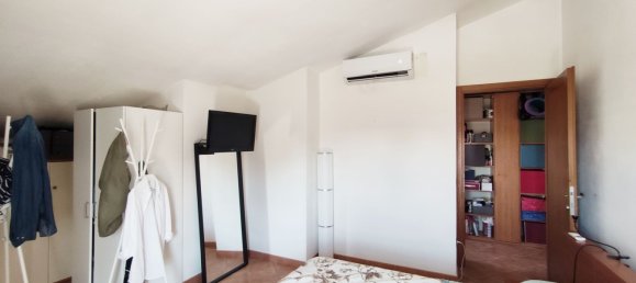 2 rooms Apartment in Porcari, Italy No. 280044 9