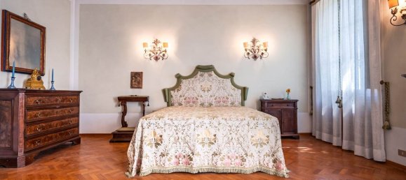 30 rooms Villa in Carmignano, Italy No. 301704 36