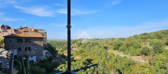 Квартира с 2 комнатами в Витербо, Италия № 289711 4