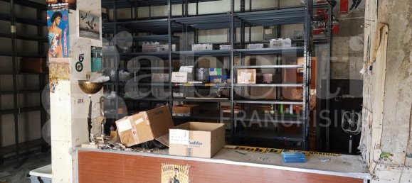 1 room Commercial property in Naples, Italy No. 57963 6