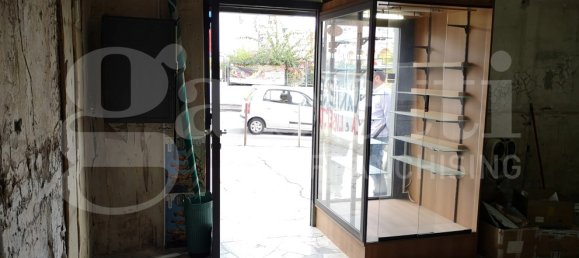 1 room Commercial property in Naples, Italy No. 57963 8