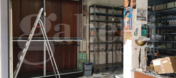 1 room Commercial property in Naples, Italy No. 57963 5