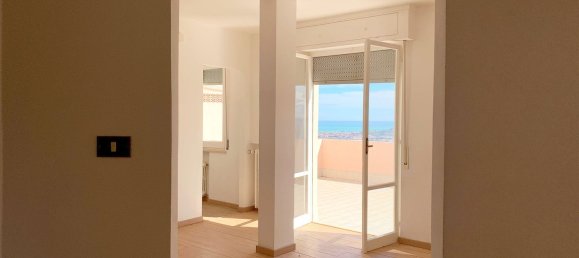 Apartamento de 4 divisões em Città Sant'Angelo, Italy N.º 144953 4