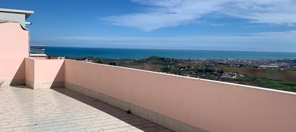 Apartamento de 4 divisões em Città Sant'Angelo, Italy N.º 144953 5