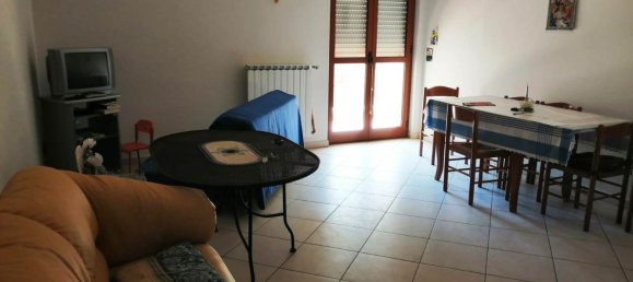 Квартира с 3 комнатами в Валенцано, Италия № 118617 2