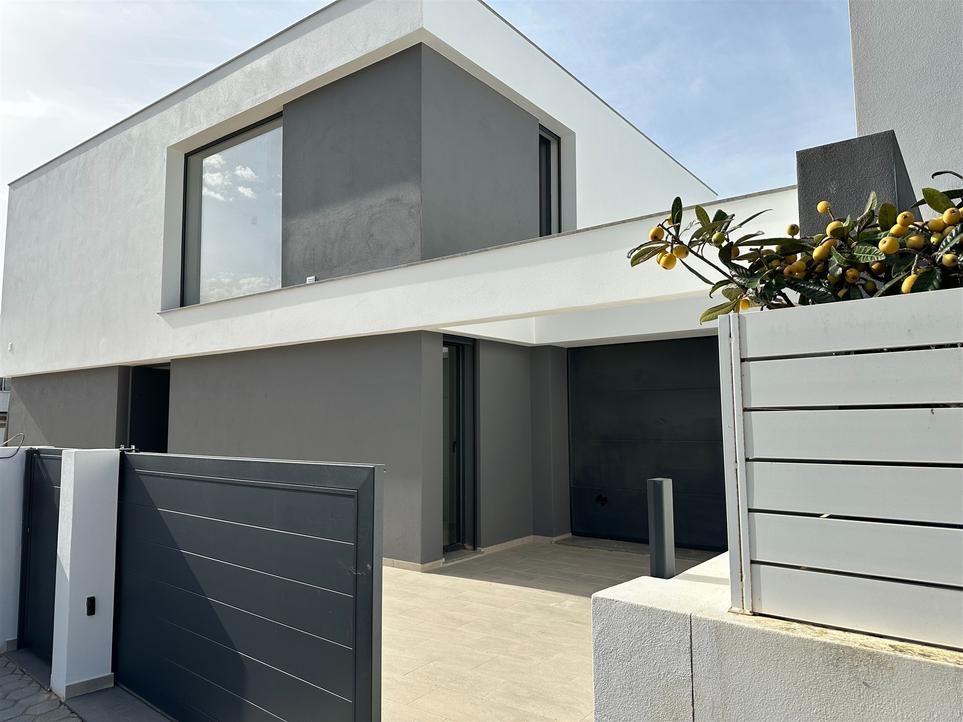 Дом с 4 спальнями в Лагоа, Португалия № 44726