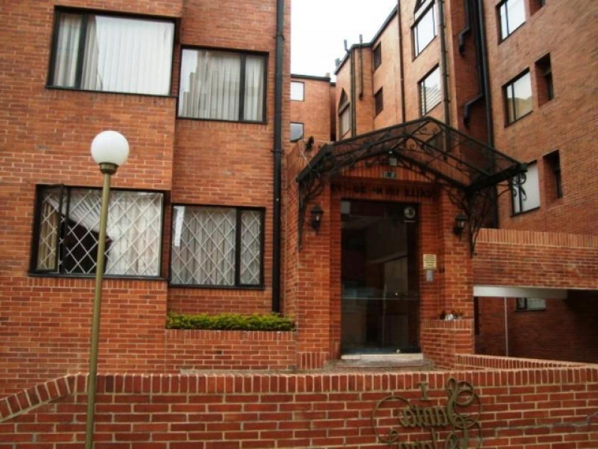 4 bedrooms House in Bogota, Colombia No. 11015