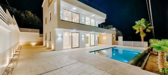 6 bedrooms Commercial property in Bar, Montenegro No. 58 4