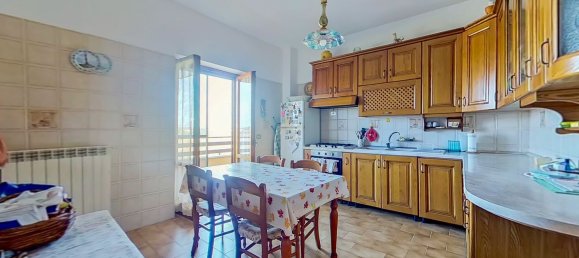 4 bedrooms Apartment in Rome, Italy No. 360064 10