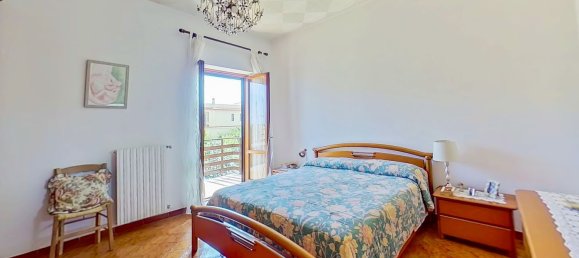 4 bedrooms Apartment in Rome, Italy No. 360064 13